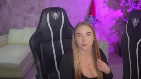 Diamonds Girls online show from 11/21/25, 12:26