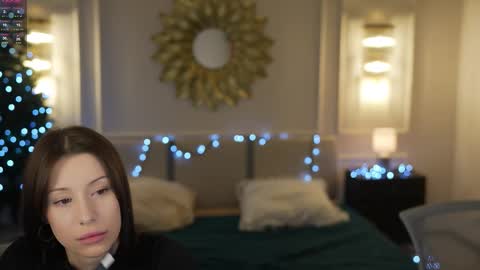 Diamonds Girls online show from 12/19/25, 12:17