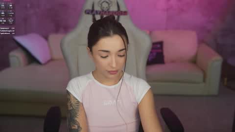 Diamonds Girls online show from 02/12/26, 12:44