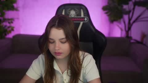 Diamonds Girls online show from 06/04/26, 10:38