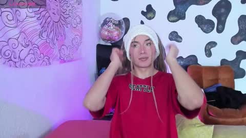 Snapshot of brihanna_cooper chatting on 10/19/25, 05:02 bri online show from 10/19/25, 05:02