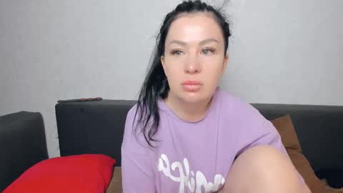 brilliantegirl_ online show from 09/18/25, 07:21