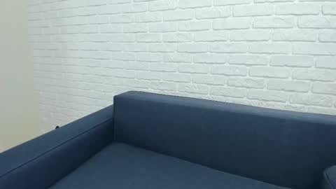 brilliantegirl_ online show from 11/26/25, 08:48