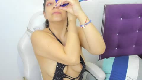 Snapshot of brillit_squirt chatting on 07/05/26, 03:13 brillit_squirt online show from 07/05/26, 03:13