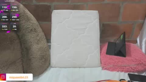 Snapshot of brilovers chatting on 02/27/25, 03:58 Briana69 online show from 02/27/25, 03:58