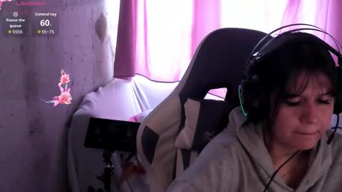 Snapshot of brilovers chatting on 10/09/25, 05:33 Briana69 online show from 10/09/25, 05:33