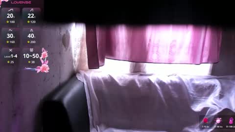 Snapshot of brilovers chatting on 10/25/25, 06:13 Briana69 online show from 10/25/25, 06:13