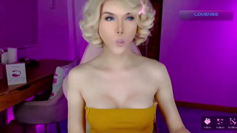 Snapshot of brionatop chatting on 09/11/25, 11:16 brionatop online show from 09/11/25, 11:16