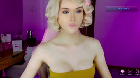 Snapshot of brionatop chatting on 09/16/25, 10:44 brionatop online show from 09/16/25, 10:44