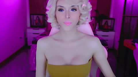 Snapshot of brionatop chatting on 10/20/25, 11:38 brionatop online show from 10/20/25, 11:38