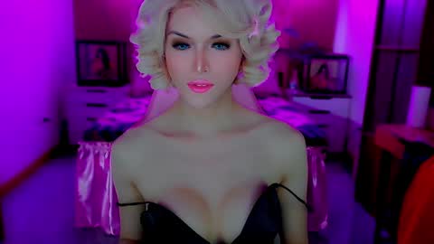 Snapshot of brionatop chatting on 10/27/25, 11:52 brionatop online show from 10/27/25, 11:52