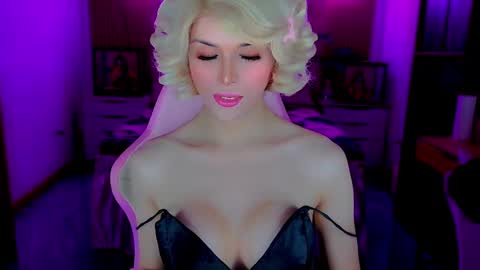 Snapshot of brionatop chatting on 10/29/25, 12:02 brionatop online show from 10/29/25, 12:02