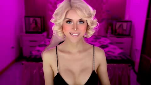 Snapshot of brionatop chatting on 11/18/25, 11:37 brionatop online show from 11/18/25, 11:37