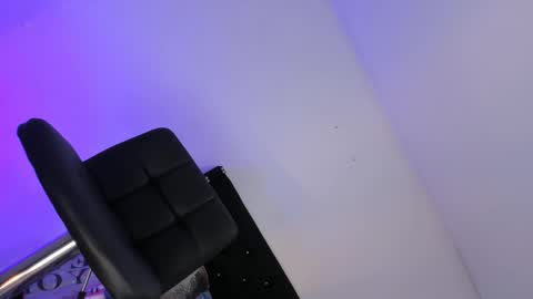 Snapshot of britannyxhorny chatting on 02/25/25, 01:39 britannyxhorny online show from 02/25/25, 01:39