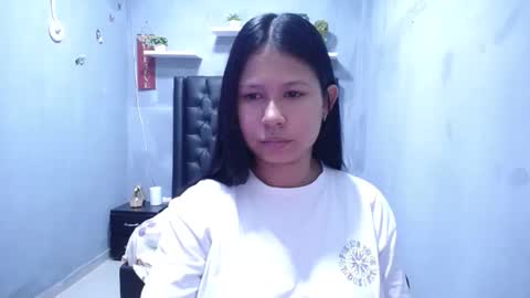 Snapshot of britanyx1 chatting on 05/19/26, 02:01 britanyx1 online show from 05/19/26, 02:01