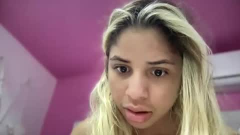 Snapshot of brithneysquirt chatting on 11/17/25, 02:34 brithneysquirt online show from 11/17/25, 02:34