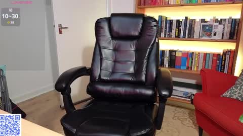 Snapshot of britishpoet chatting on 01/03/25, 01:03 Callum online show from 01/03/25, 01:03