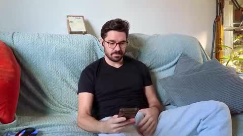 Snapshot of britishpoet chatting on 09/12/25, 04:40 Callum online show from 09/12/25, 04:40