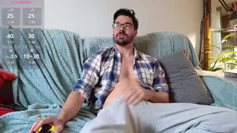 Snapshot of britishpoet chatting on 09/19/25, 09:43 Callum online show from 09/19/25, 09:43