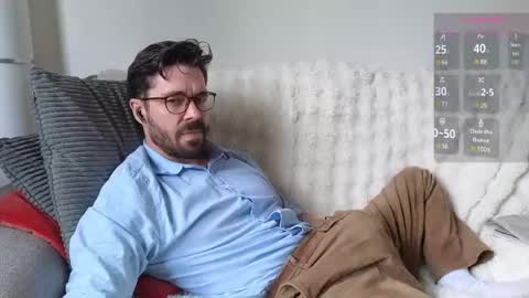 Snapshot of britishpoet chatting on 04/09/26, 12:10 Callum online show from 04/09/26, 12:10
