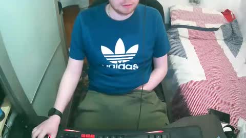 Snapshot of britishtom93 chatting on 02/25/26, 12:20 British Tom online show from 02/25/26, 12:20