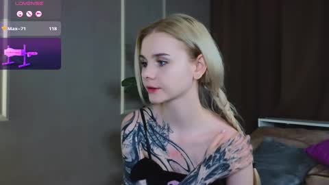 Britney online show from 02/27/25, 12:21