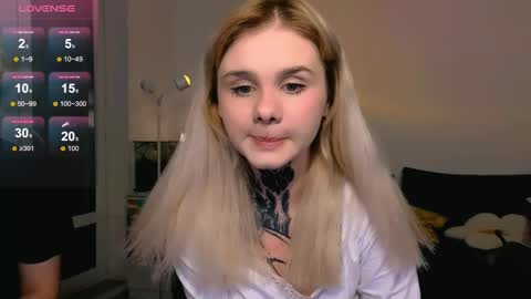 Britney online show from 04/10/26, 07:07