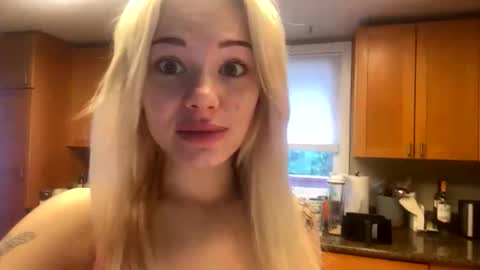 Snapshot of britneycherry08 chatting on 05/22/26, 10:48 britneycherry08 online show from 05/22/26, 10:48