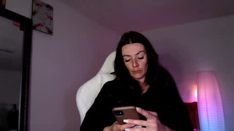Snapshot of britneydivine chatting on 04/27/26, 07:06 Britney online show from 04/27/26, 07:06