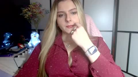 Snapshot of britneyglow chatting on 01/11/25, 09:57 BritneyGlow online show from 01/11/25, 09:57