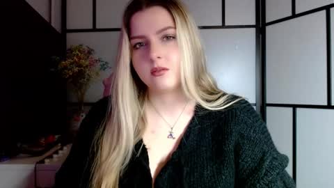 Snapshot of britneyglow chatting on 01/24/25, 09:58 BritneyGlow online show from 01/24/25, 09:58