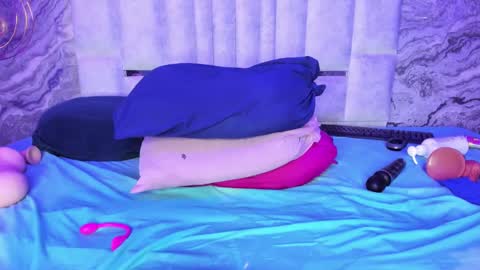 Britney online show from 02/08/25, 05:29