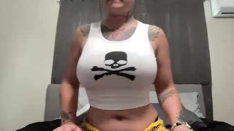 Snapshot of britnie4873 chatting on 05/13/26, 09:11 BritnieSparxx online show from 05/13/26, 09:11