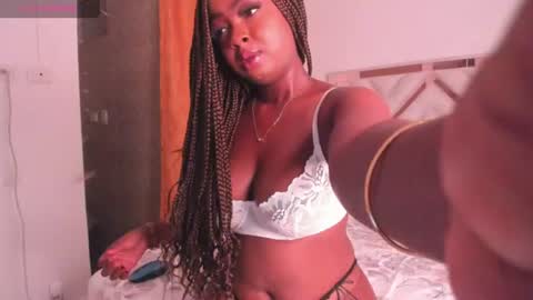 Snapshot of brittanyjhonnns chatting on 06/19/26, 06:07 brittany 25 years old happy as a worm online show from 06/19/26, 06:07