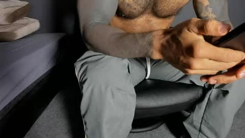 Snapshot of brockhurn_ chatting on 05/08/26, 01:33 brockhurn_ online show from 05/08/26, 01:33