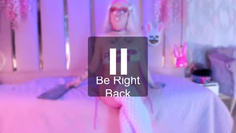 Snapshot of broklin_white23 chatting on 10/17/25, 03:47     online show from 10/17/25, 03:47