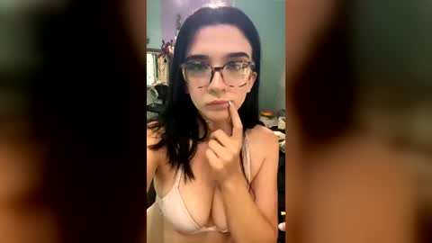 Snapshot of brookeyy101 chatting on 06/20/26, 10:12 Brookeyy101 online show from 06/20/26, 10:12