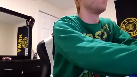 broski2002633810 online show from 11/04/25, 06:12