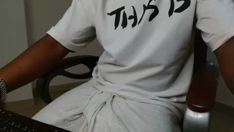 brown_king_00 online show from 11/14/25, 05:33