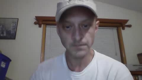 Snapshot of browndog5580 chatting on 12/03/24, 03:30 browndog5580 online show from 12/03/24, 03:30