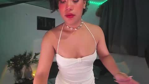 Snapshot of browngirl69 chatting on 02/21/25, 03:12 miss muller online show from 02/21/25, 03:12