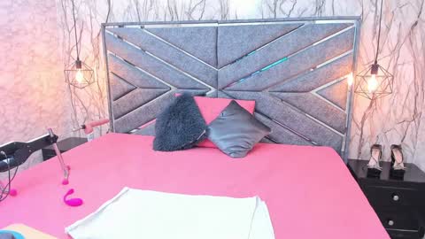 Snapshot of brownie_delicious chatting on 12/02/24, 12:41 Sara online show from 12/02/24, 12:41