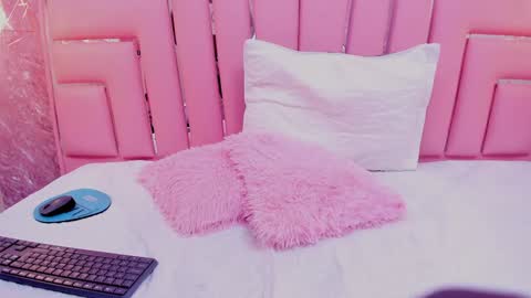 Snapshot of brownie_delicious chatting on 01/27/25, 09:00 Sara online show from 01/27/25, 09:00