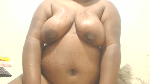 brownn_ebonnny online show from 04/28/26, 02:27