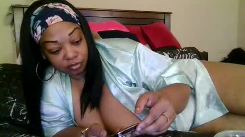 brownroundrenee online show from 11/18/25, 11:25