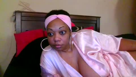brownroundrenee online show from 06/23/26, 11:19