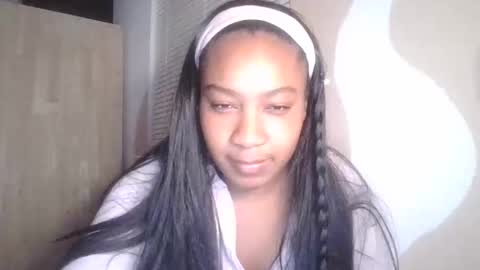 Snapshot of brownsugarcutie3 chatting on 11/16/25, 02:06 Brownsuagrcutie online show from 11/16/25, 02:06