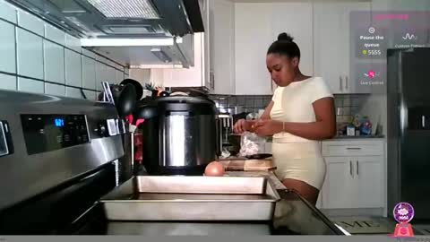 Snapshot of brownsugarcutie3 chatting on 12/15/25, 11:20 Brownsuagrcutie online show from 12/15/25, 11:20