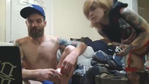 Snapshot of brt37 chatting on 02/20/26, 01:13 Canadiantryoncouple online show from 02/20/26, 01:13