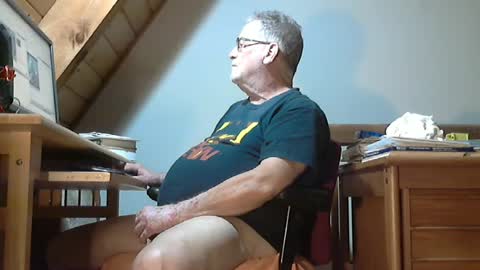 Snapshot of brubar chatting on 07/23/26, 02:31 brubar online show from 07/23/26, 02:31